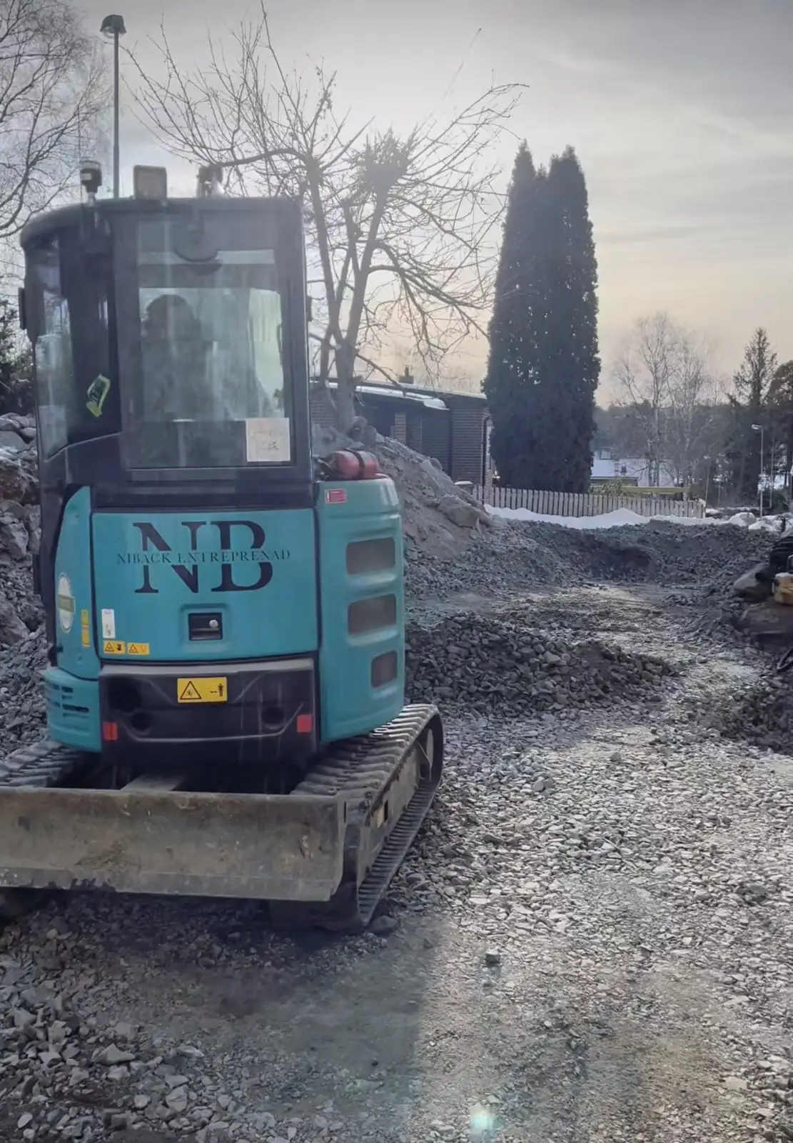 Urgrävning och schaktarbete inför grundarbete vid villa i Åkersberga