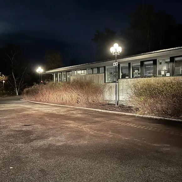 Färdig dränering med återställd mark runt villa i Stockholm