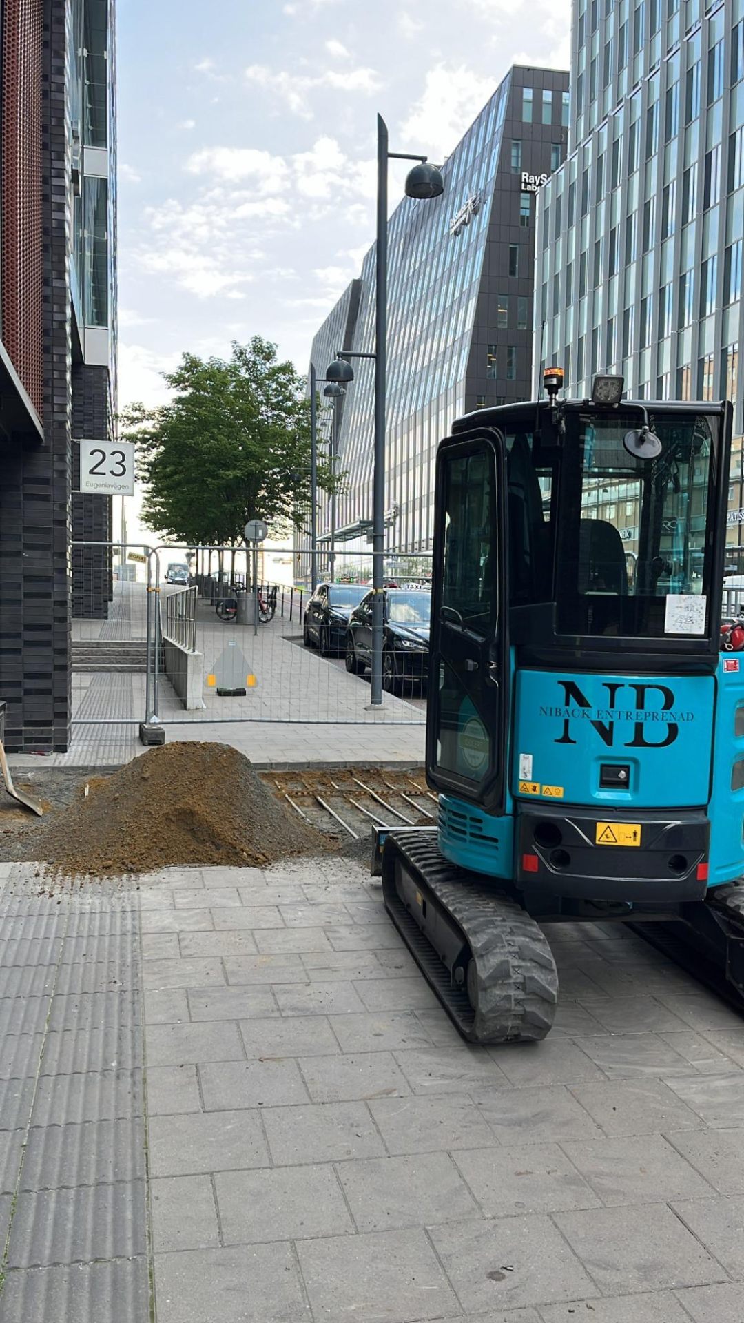 Markarbete med minigrävare i Solna